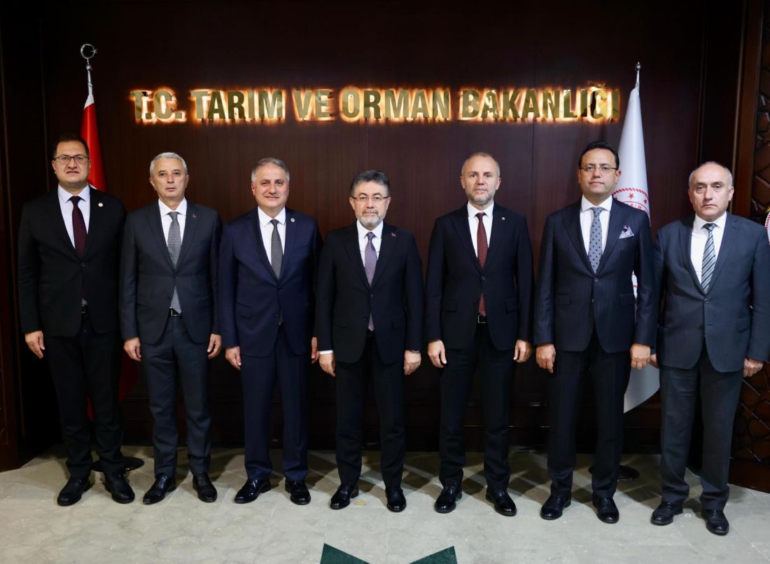 BAŞKAN KELEŞ, MİLLETVEKİLİ BOZKURT İLE BİRLİKTE TARIM VE ORMAN BAKANI YUMAKLI’YI ZİYARET ETTİ
