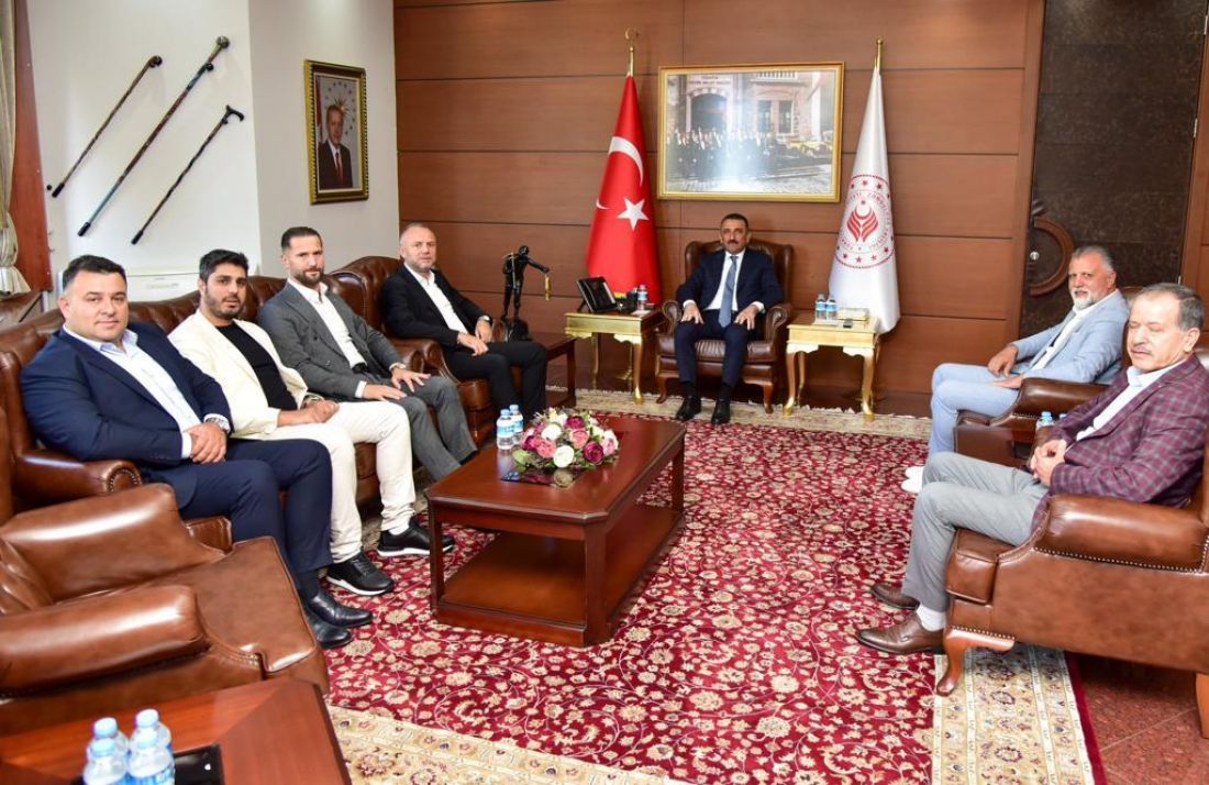 Oda Başkanımız Meclis Başkanımız Tasin Tanyıldız, Yönetim Kurulu Üyelerimiz Zonguldak Valimizi Ziyaret Etti.