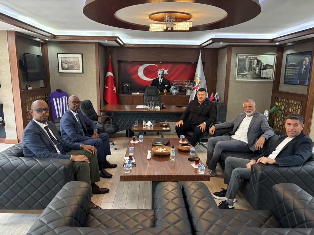 RUANDA BÜYÜKELÇİSİ VE TİCARET ATEŞESİ KDZ. EREĞLİ TİCARET VE SANAYİ ODASINI ZİYARET ETTİ