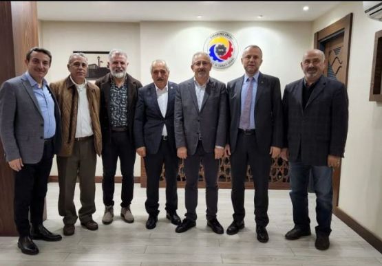 EVEDER Erdemir Vakfı ve Erdemir Emeklileri Sosyal Dayanışma Derneği başkan ve yönetimi oda Başkanımız Arslan Keleş'e hayırlı olsun ziyaretinde bulundu.