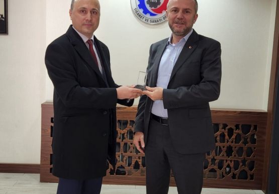 BEÜ Eğitim Fakültesi Dekanı Prof. Dr. Soner Yavuz Oda Başkanımız Arslan Keleş'e hayırlı olsun ziyaretinde bulundu.