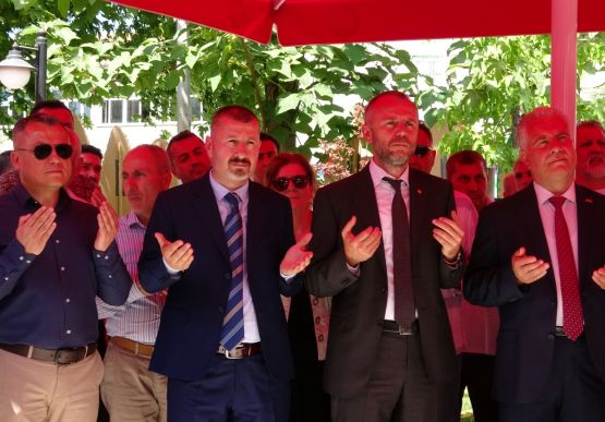 Kdz. Ereğli TSO Yönetim Kurulu Başkanımız Arslan Keleş ve  Başkan Yardımcımız Tasin Tanyıldız Çınaraltı mevkiinde bulunan Burger King ve Espressolab'ın açılış törenine katılım sağladı.