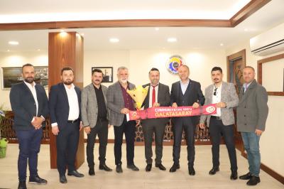 Kdz. Ereğli Galatasaray Taraftar Derneği Yöneticileri oda Başkanımız Arslan Keleş'e hayırlı olsun ziyaretinde bulundu.
