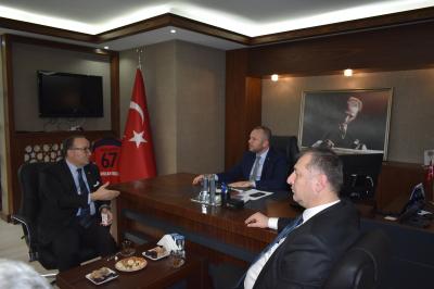 Türkiye Odalar ve Borsalar Birliği (TOBB) Yönetim Kurulu Başkan Yardımcısı ve Kocaeli Sanayi Odası Yönetim Kurulu Başkanı Ayhan Zeytinoğlu Odamızı ziyaret etti.